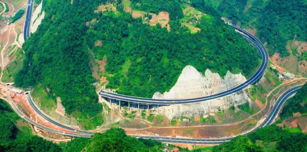 這條云南最美公路，適合自駕，現(xiàn)在還免費