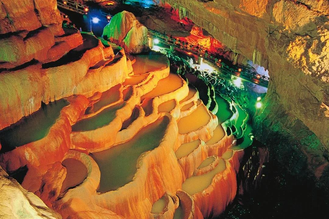 云南旅行經(jīng)典路線攻略！天地萬象，領(lǐng)略大自然的鬼斧神工