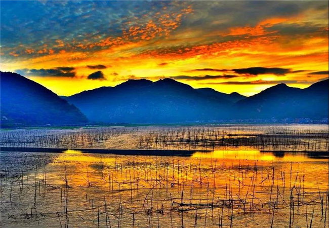 適合一個人旅行的10個地方，3個在云南！?。? /></a>
                            </div>
                            <div   id=