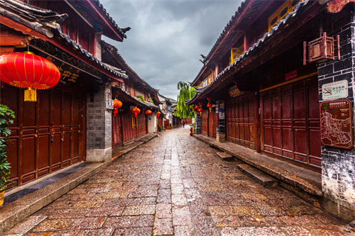 從麗江出發(fā)，沿著高速旅行，去看陽春三月最美的春天！