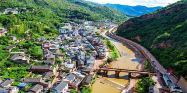 云南公司團(tuán)隊(duì)活動策劃,云南公司策劃活動，楚雄旅行社:三分詩意七分秋，古鎮(zhèn)幽情韻自稠。這個秋天來楚雄逛古鎮(zhèn)吧！